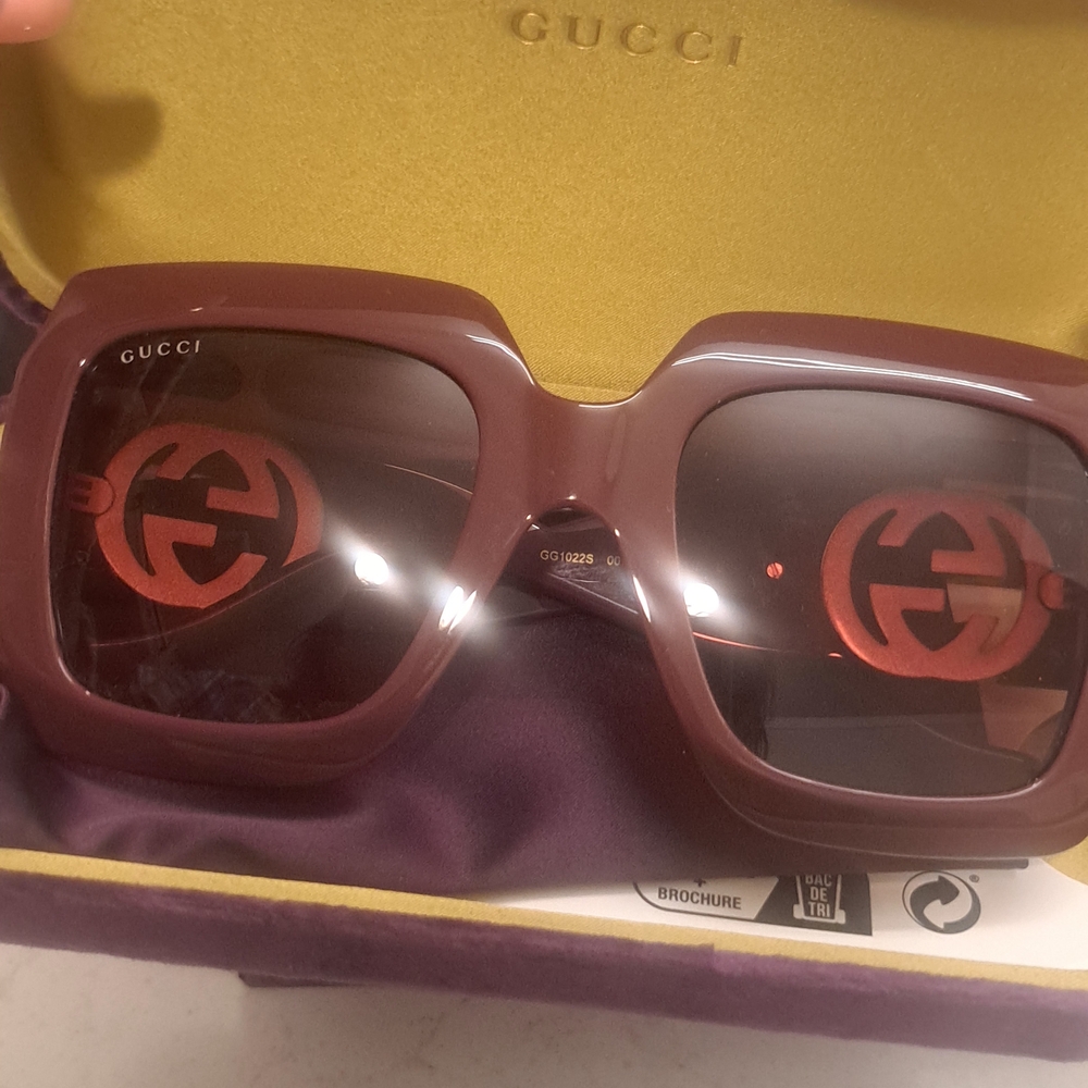 Gucci Women's Purple Sunglasses
